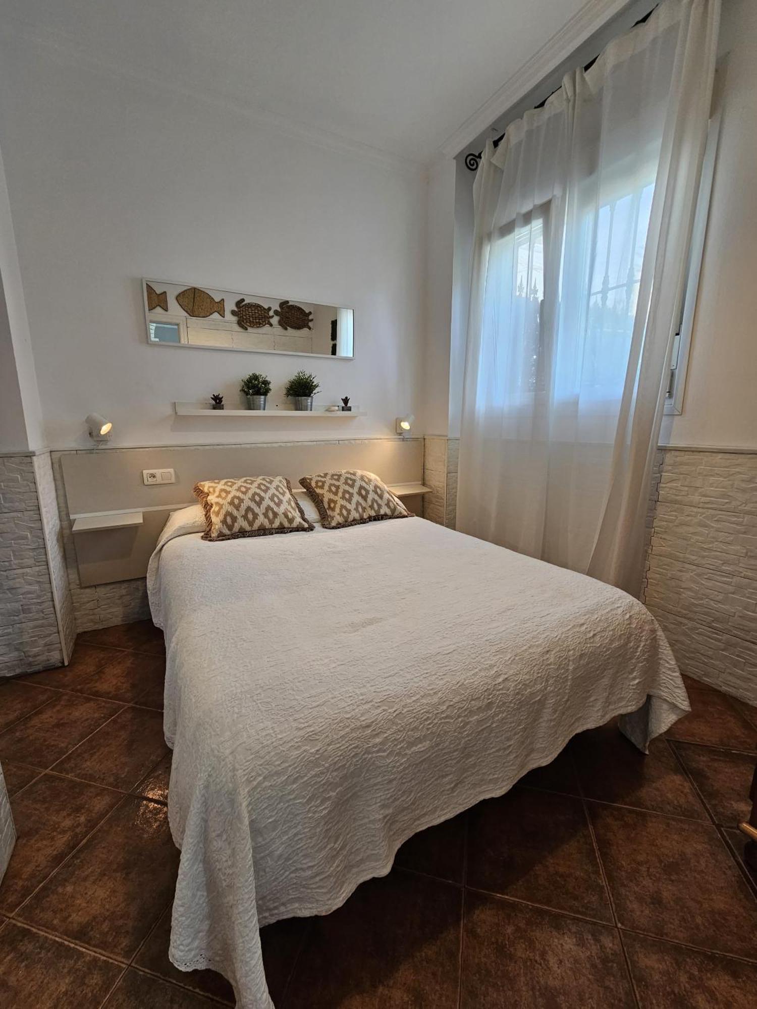 Pedregalejo Beach House Apartment มาลากา ภายนอก รูปภาพ
