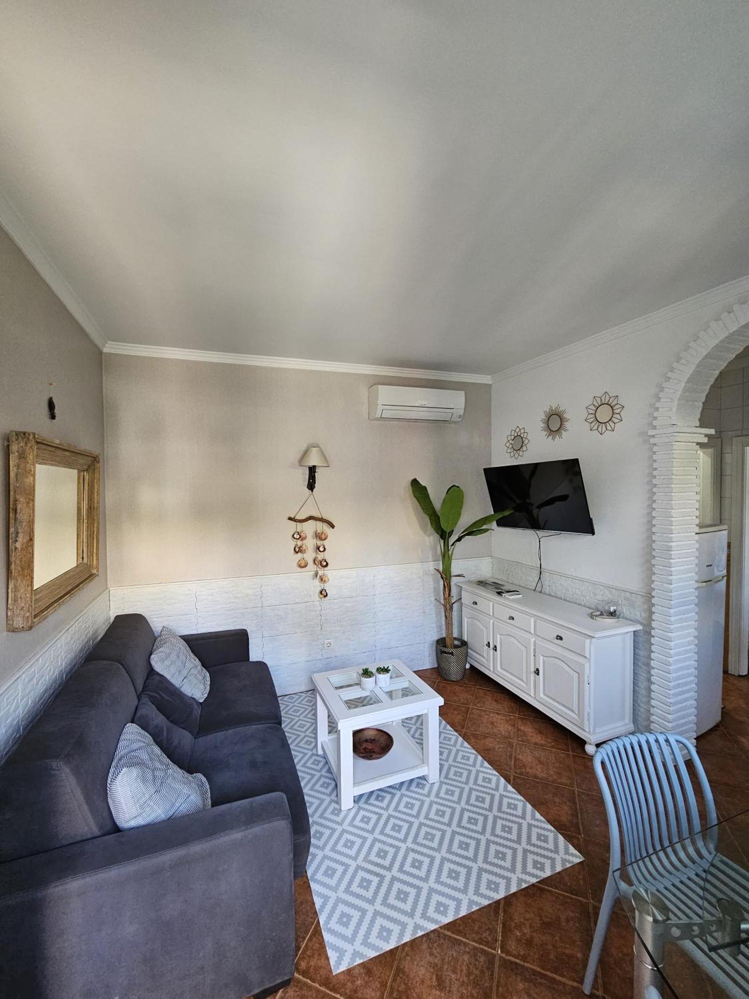 Pedregalejo Beach House Apartment มาลากา ภายนอก รูปภาพ