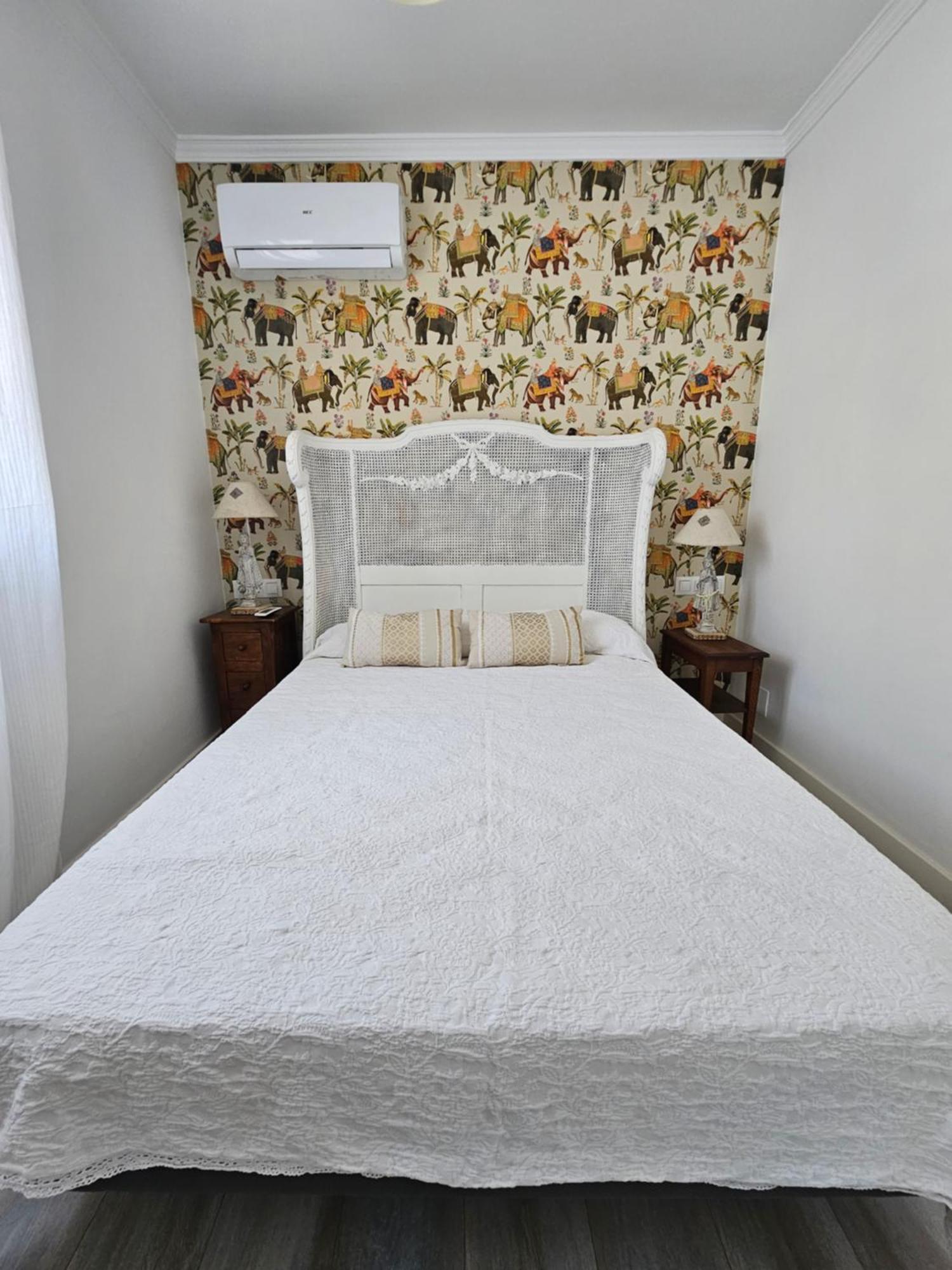 Pedregalejo Beach House Apartment มาลากา ภายนอก รูปภาพ