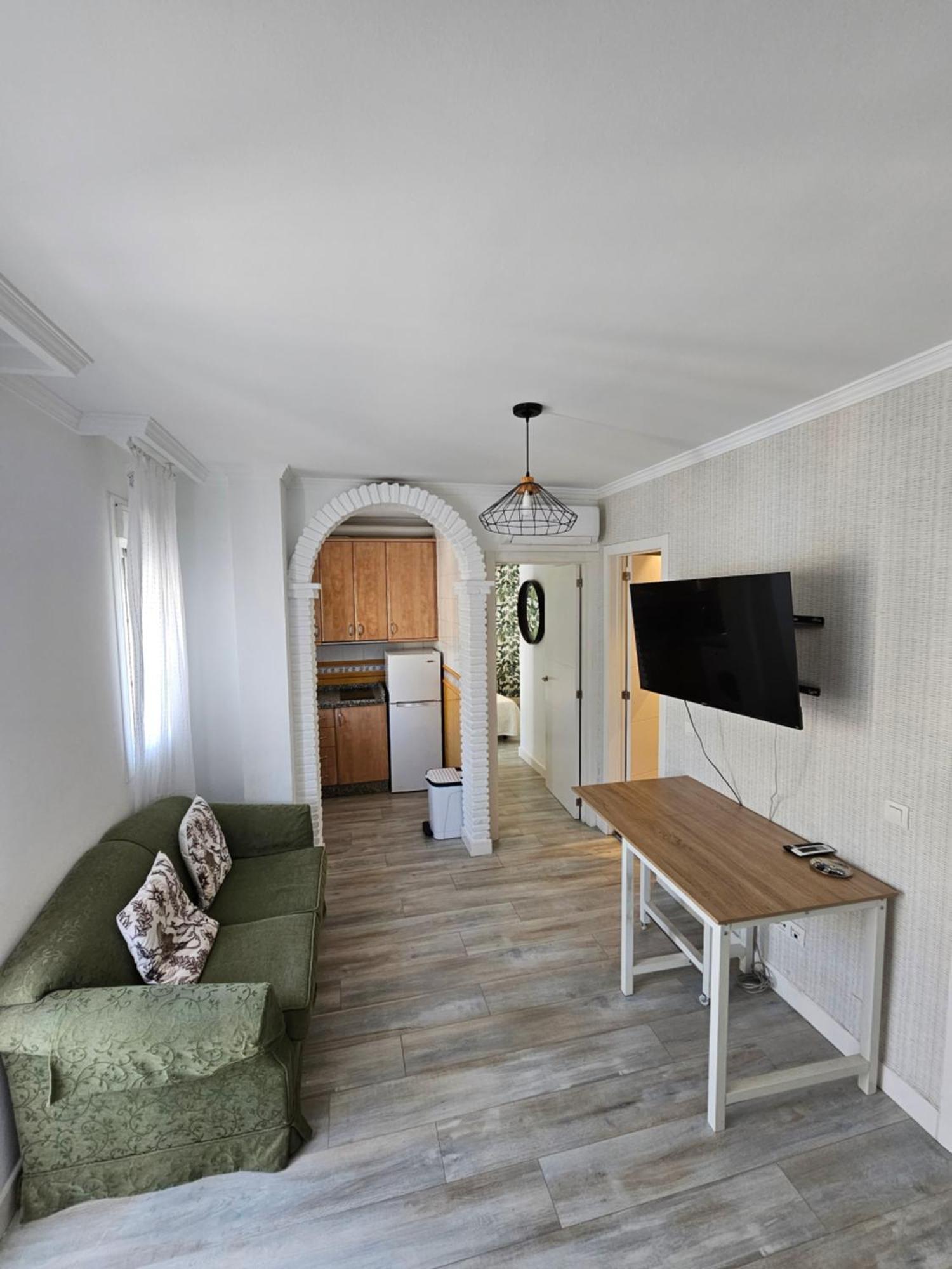 Pedregalejo Beach House Apartment มาลากา ภายนอก รูปภาพ
